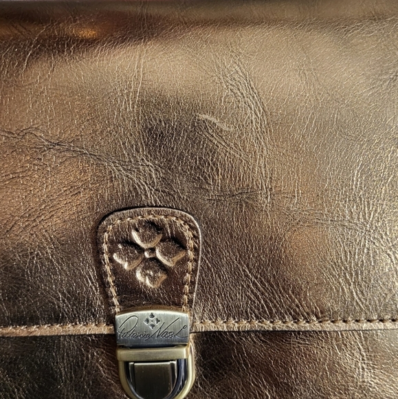 💝Patricia Nash Set- Locri Crossbody & Cassis Wallet in Vintage Antique Metallic - Picture 6 of 15